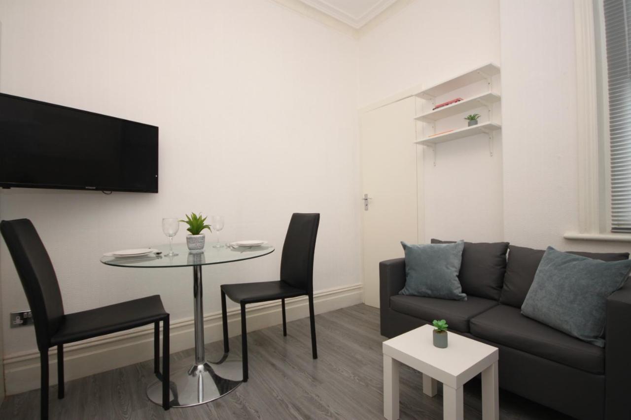 Barton Beachside - Stylish Studio Apartment, Double & Single - Central Beach & Promenade Location - Over 21'S, Family Friendly Only, Id Required Blackpool Extérieur photo