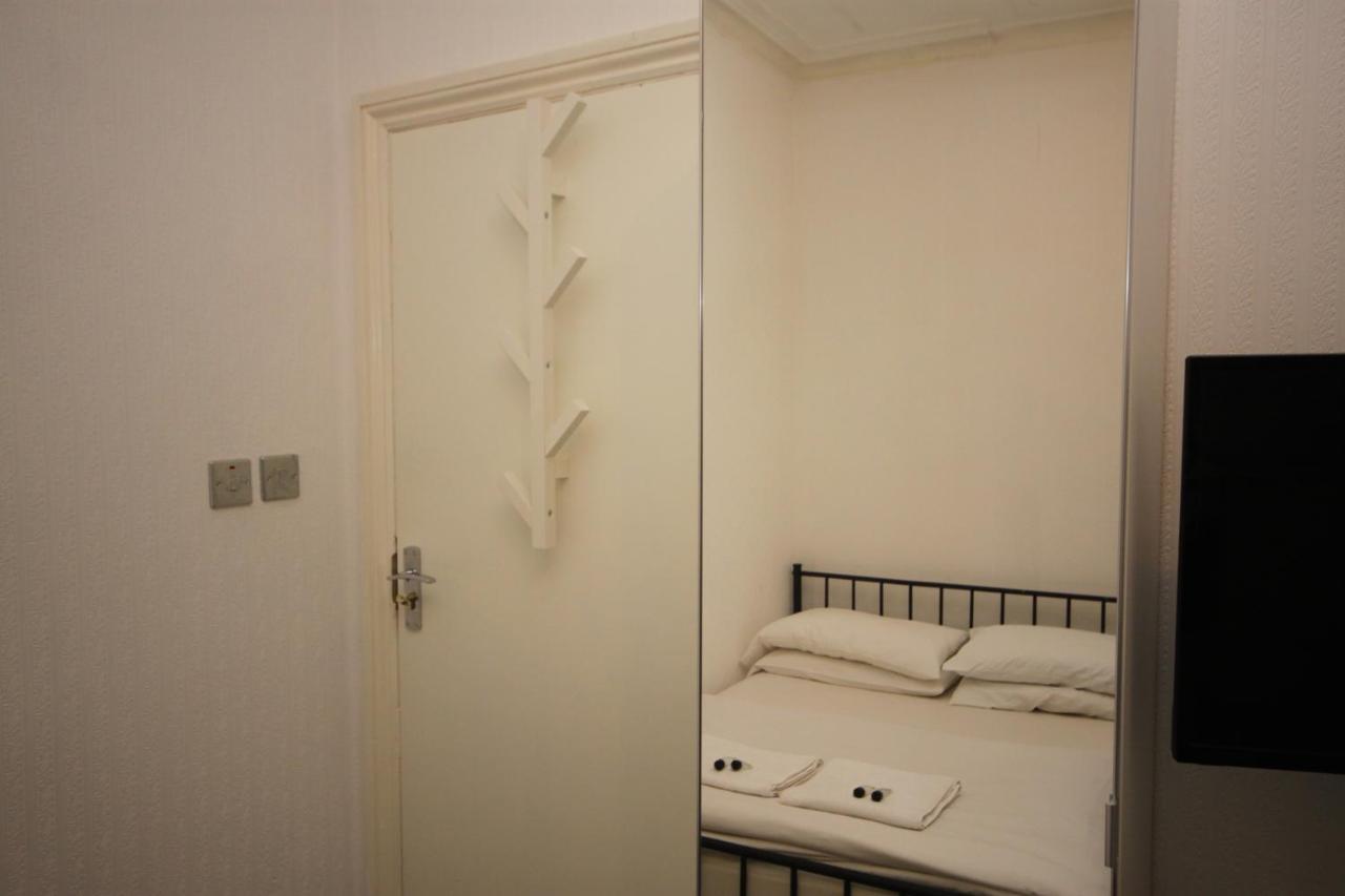 Barton Beachside - Stylish Studio Apartment, Double & Single - Central Beach & Promenade Location - Over 21'S, Family Friendly Only, Id Required Blackpool Extérieur photo
