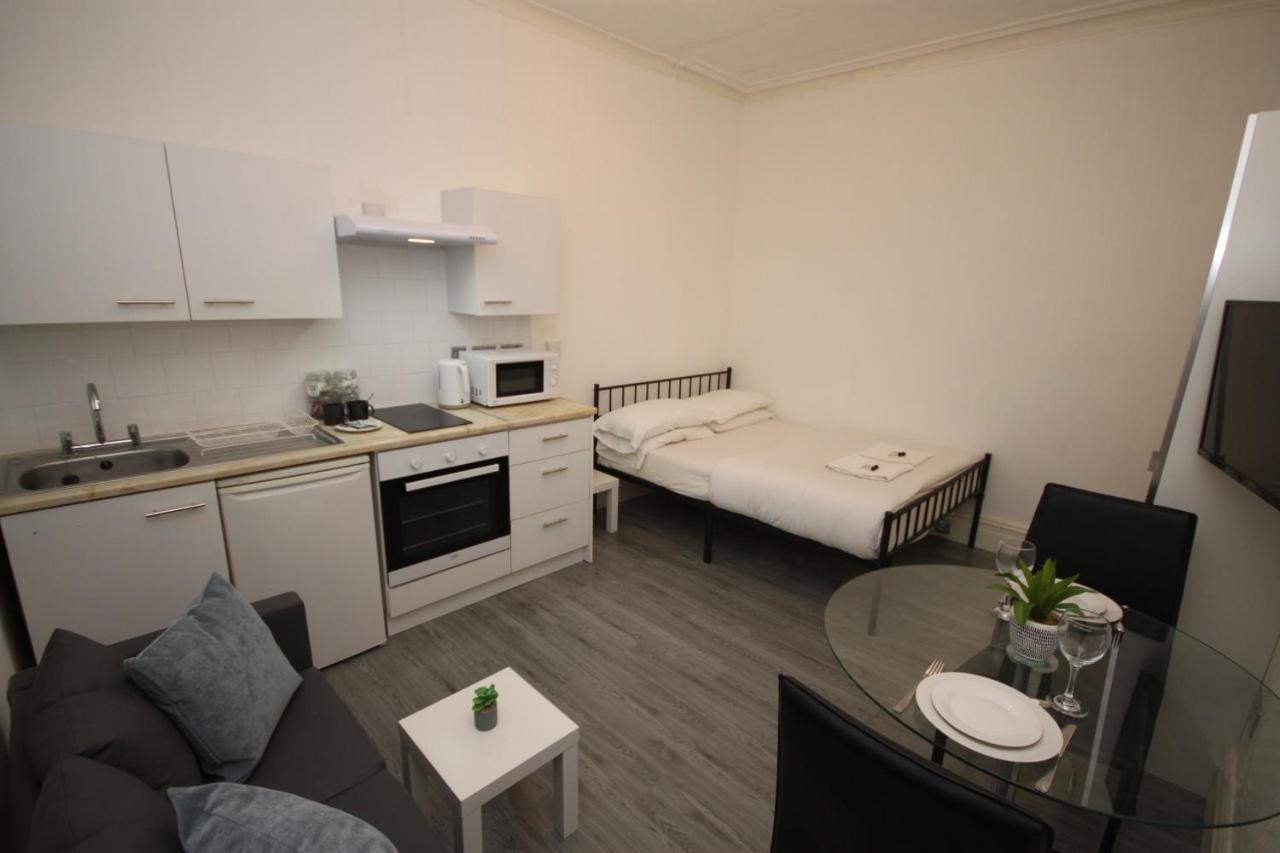 Barton Beachside - Stylish Studio Apartment, Double & Single - Central Beach & Promenade Location - Over 21'S, Family Friendly Only, Id Required Blackpool Extérieur photo