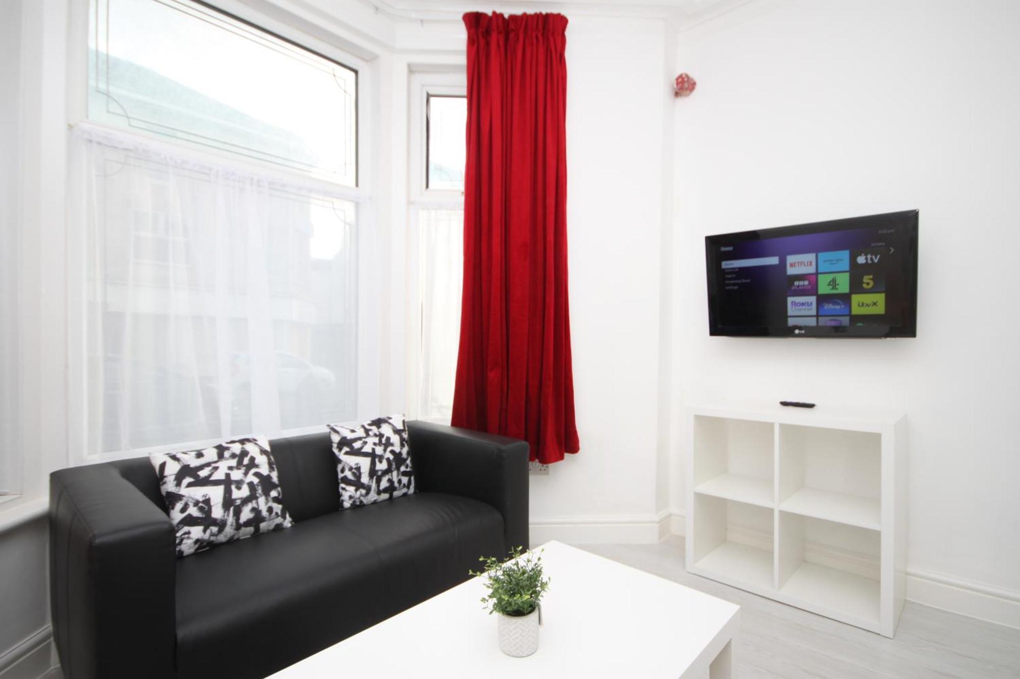 Barton Beachside - Stylish Studio Apartment, Double & Single - Central Beach & Promenade Location - Over 21'S, Family Friendly Only, Id Required Blackpool Extérieur photo