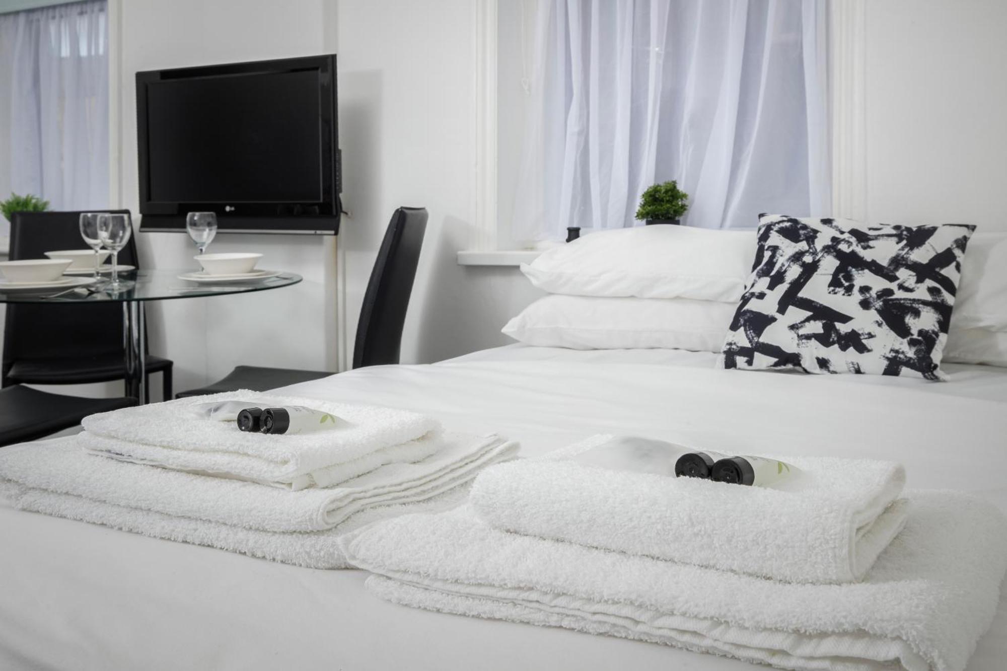 Barton Beachside - Stylish Studio Apartment, Double & Single - Central Beach & Promenade Location - Over 21'S, Family Friendly Only, Id Required Blackpool Extérieur photo