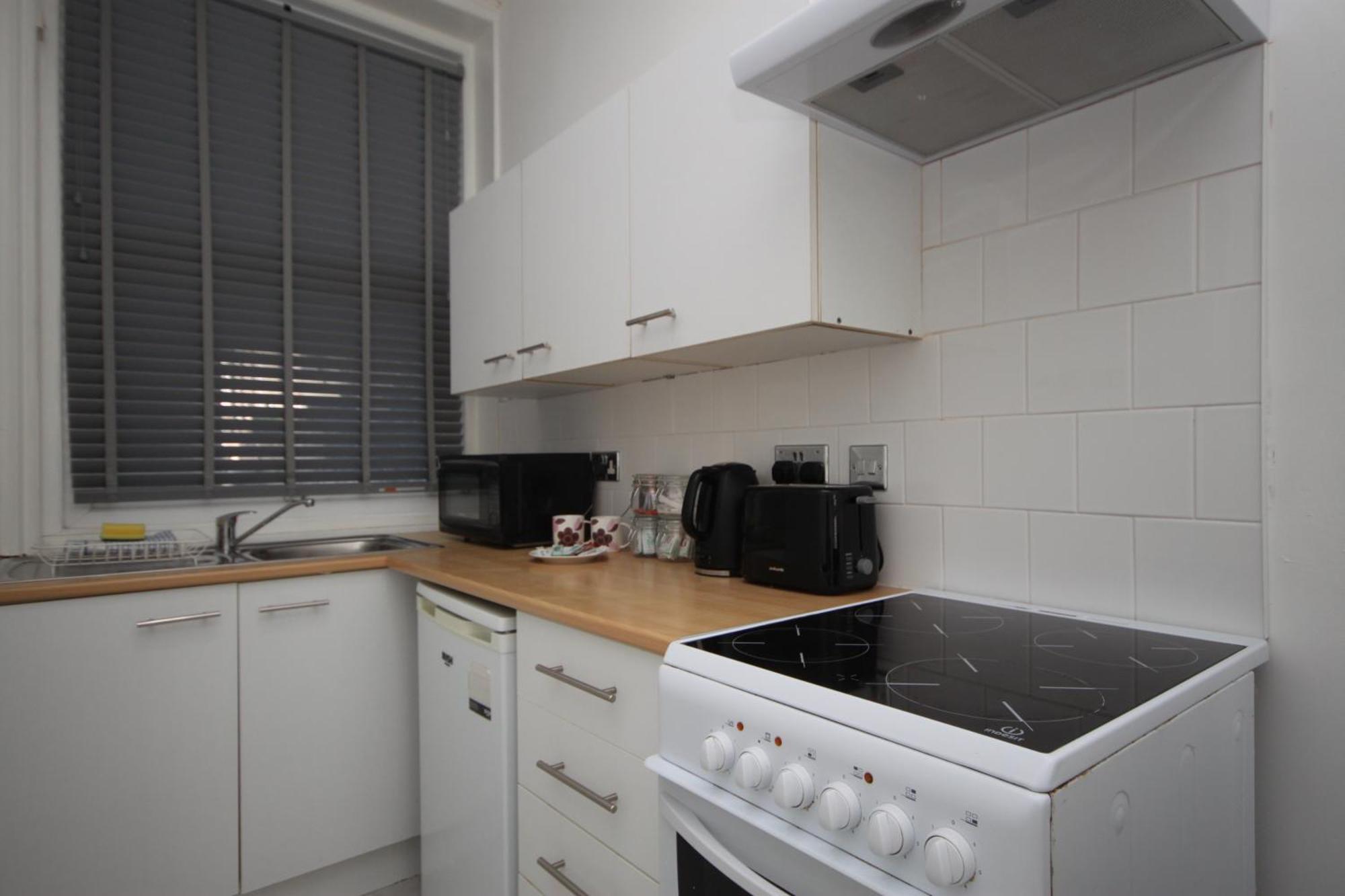 Barton Beachside - Stylish Studio Apartment, Double & Single - Central Beach & Promenade Location - Over 21'S, Family Friendly Only, Id Required Blackpool Chambre photo
