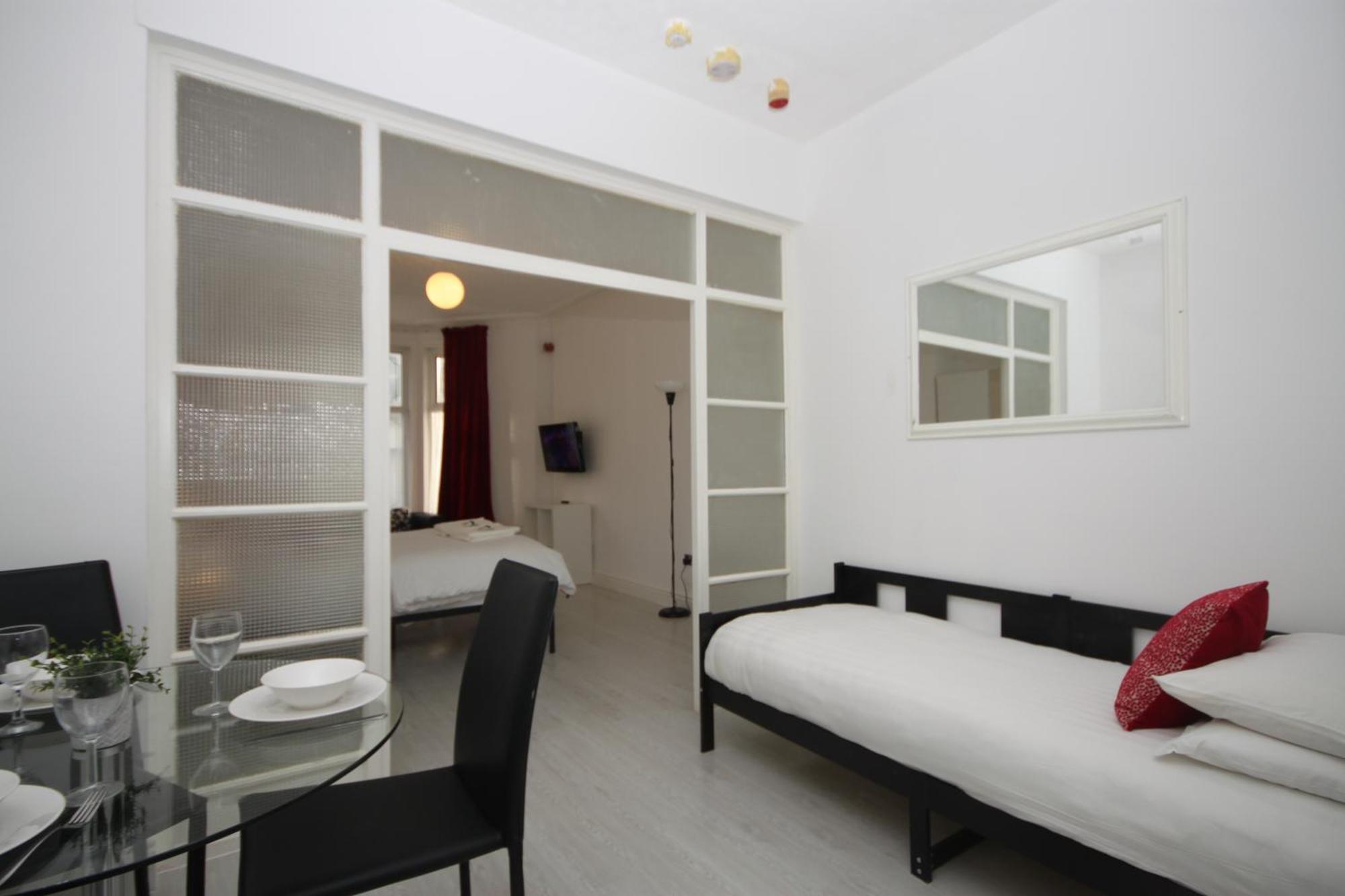 Barton Beachside - Stylish Studio Apartment, Double & Single - Central Beach & Promenade Location - Over 21'S, Family Friendly Only, Id Required Blackpool Chambre photo