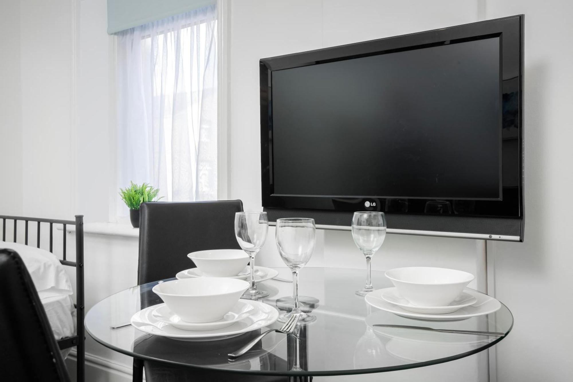 Barton Beachside - Stylish Studio Apartment, Double & Single - Central Beach & Promenade Location - Over 21'S, Family Friendly Only, Id Required Blackpool Extérieur photo