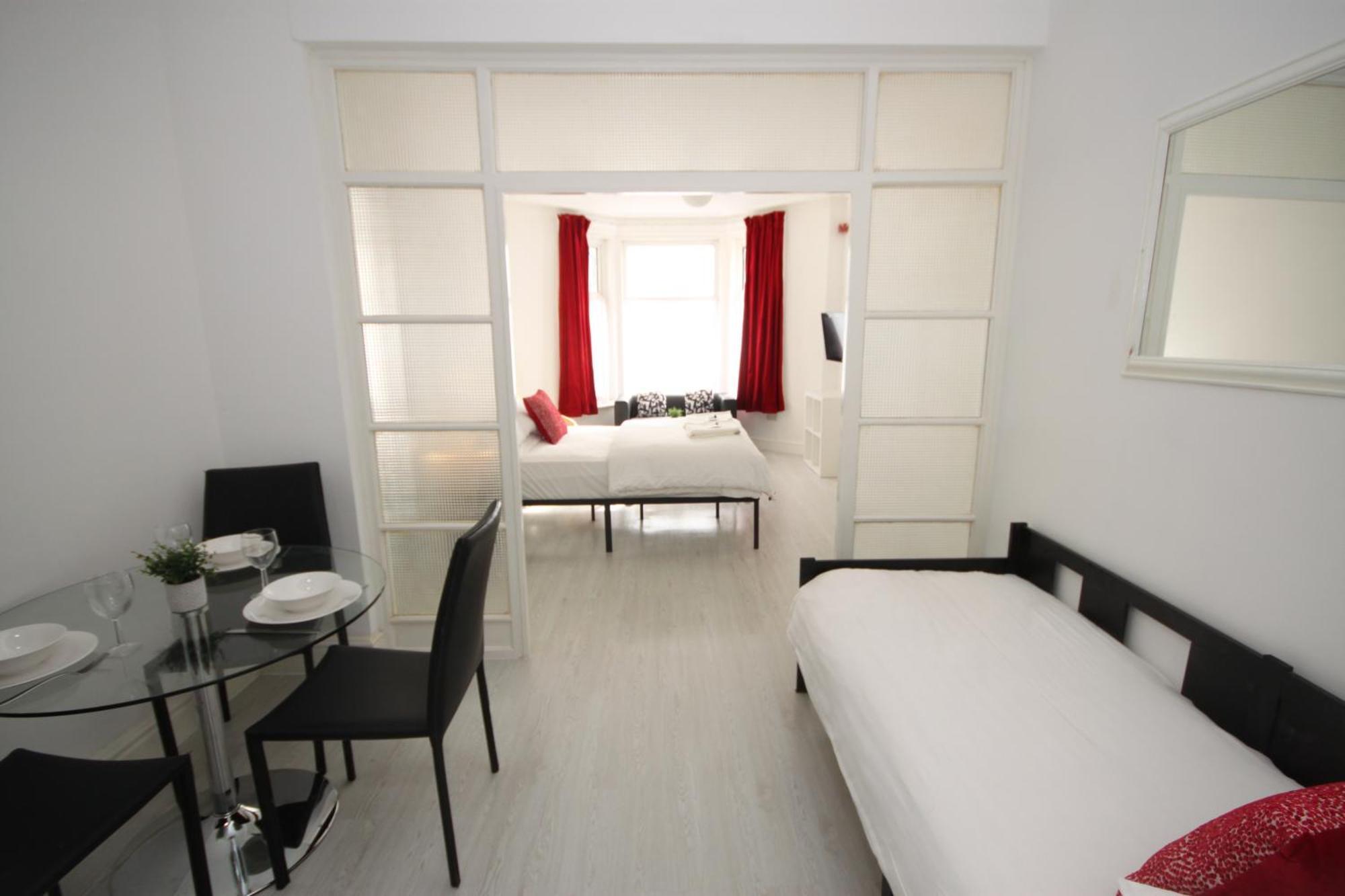 Barton Beachside - Stylish Studio Apartment, Double & Single - Central Beach & Promenade Location - Over 21'S, Family Friendly Only, Id Required Blackpool Extérieur photo