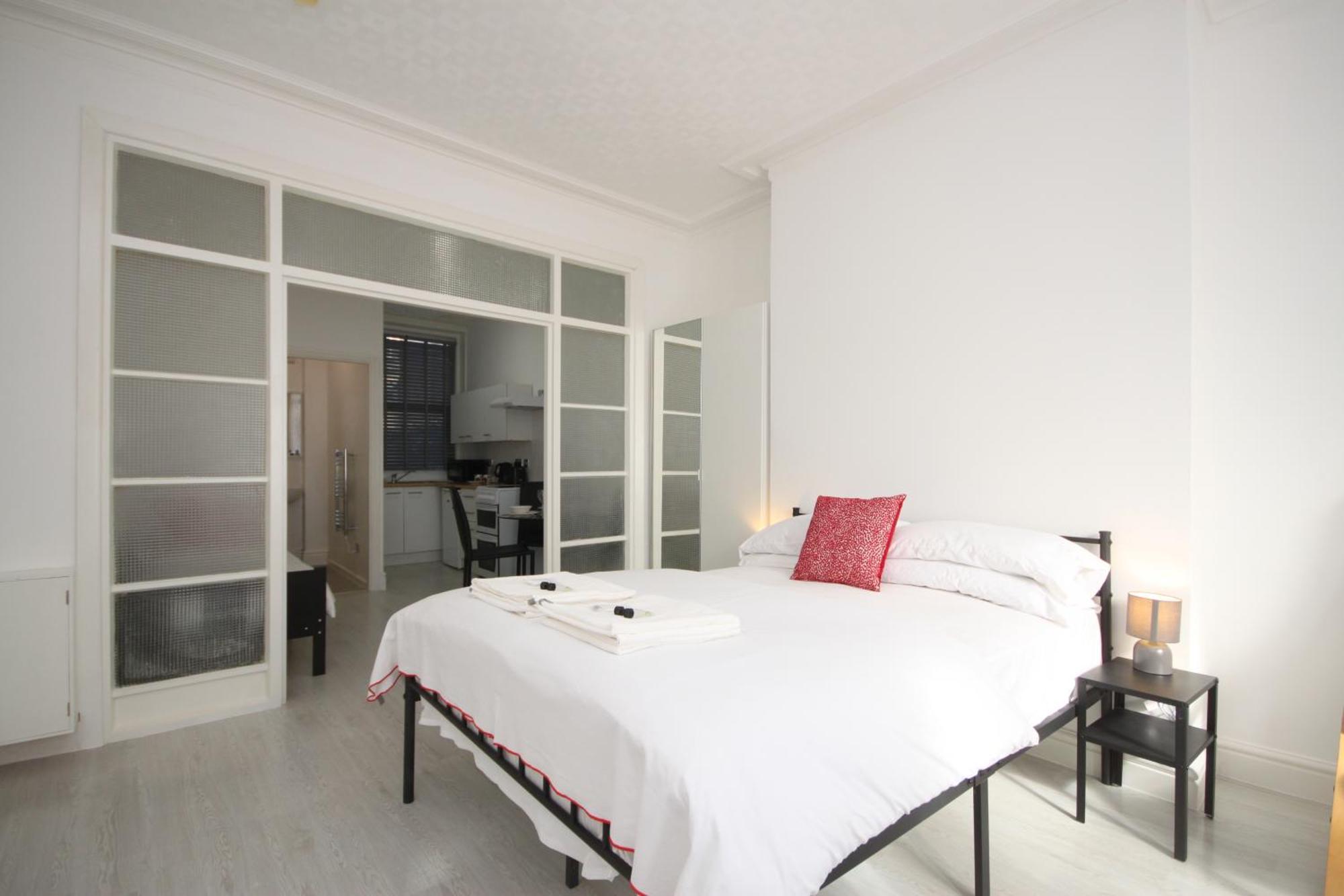 Barton Beachside - Stylish Studio Apartment, Double & Single - Central Beach & Promenade Location - Over 21'S, Family Friendly Only, Id Required Blackpool Extérieur photo
