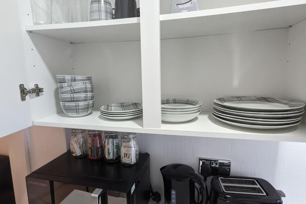Barton Beachside - Stylish Studio Apartment, Double & Single - Central Beach & Promenade Location - Over 21'S, Family Friendly Only, Id Required Blackpool Extérieur photo