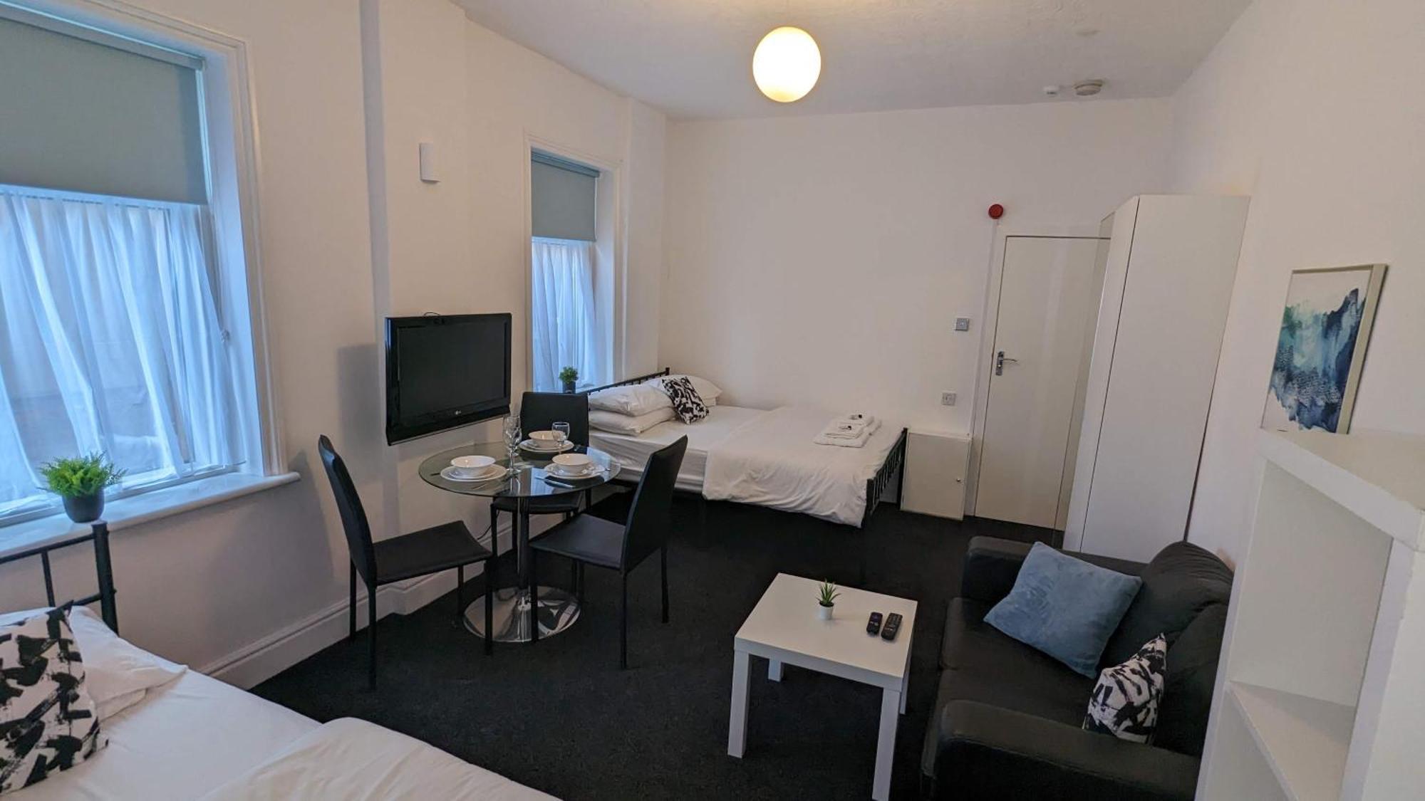 Barton Beachside - Stylish Studio Apartment, Double & Single - Central Beach & Promenade Location - Over 21'S, Family Friendly Only, Id Required Blackpool Extérieur photo