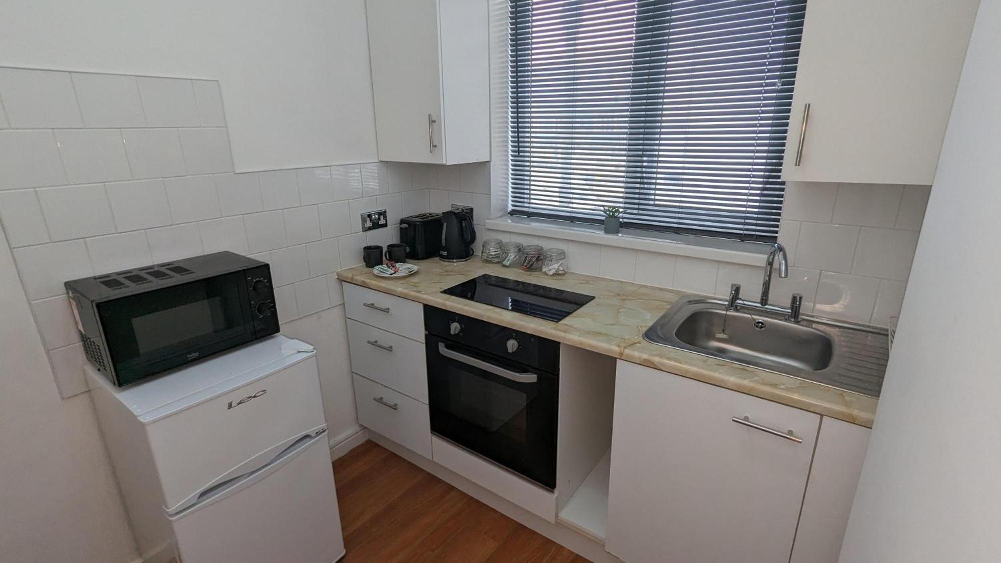 Barton Beachside - Stylish Studio Apartment, Double & Single - Central Beach & Promenade Location - Over 21'S, Family Friendly Only, Id Required Blackpool Extérieur photo