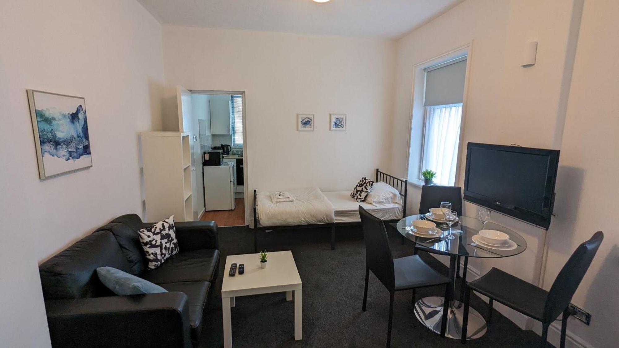 Barton Beachside - Stylish Studio Apartment, Double & Single - Central Beach & Promenade Location - Over 21'S, Family Friendly Only, Id Required Blackpool Extérieur photo